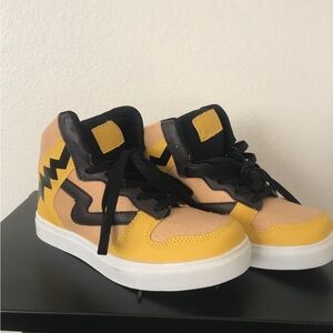 LP Charlie Brown Little Kids Size 3 Shoes